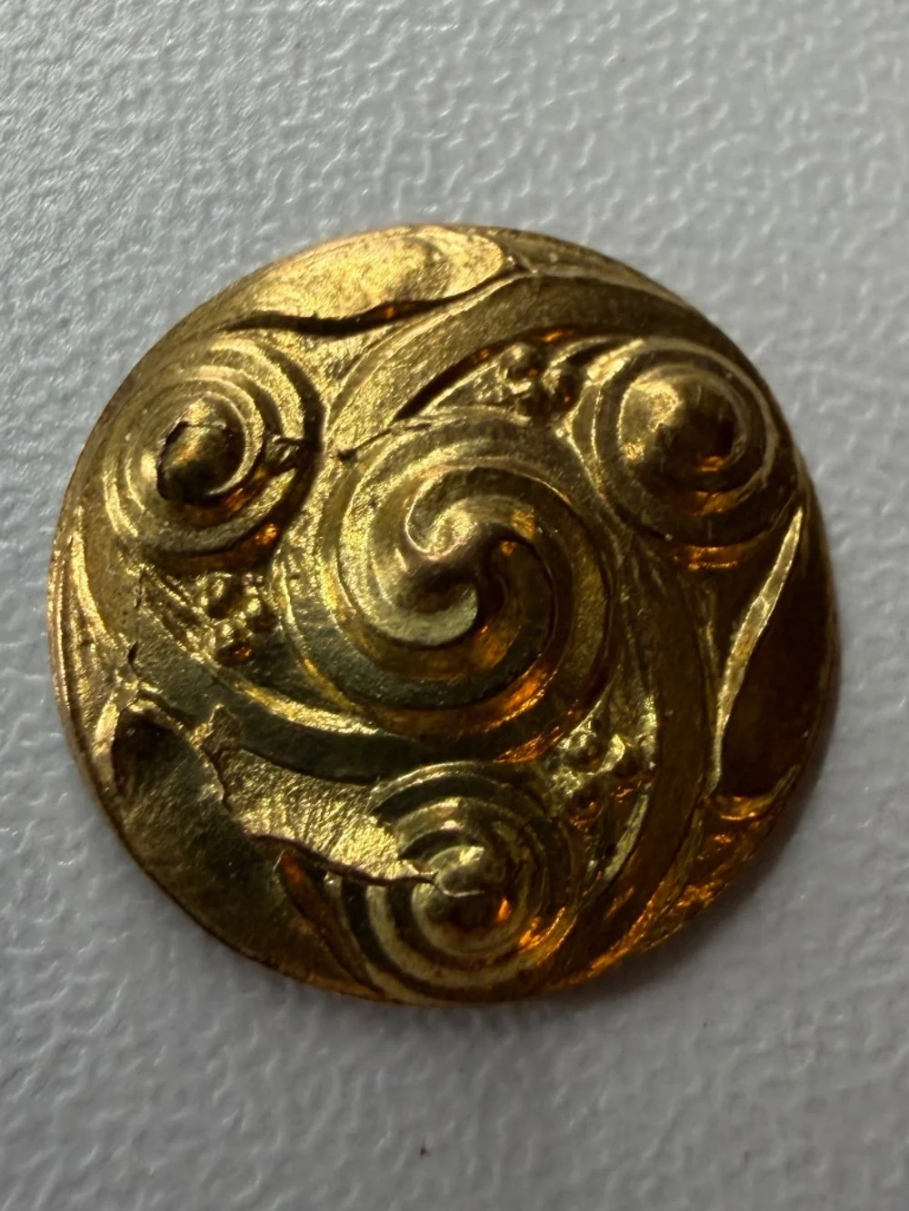 Vintage Round Swirl Medallion Gold Plated Metal Ormolu Ornamental Hardware 1/2